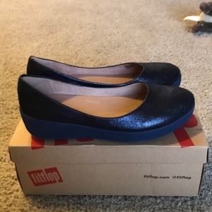 Fitflop navy shimmer ballerina flat. Size 7. NWT